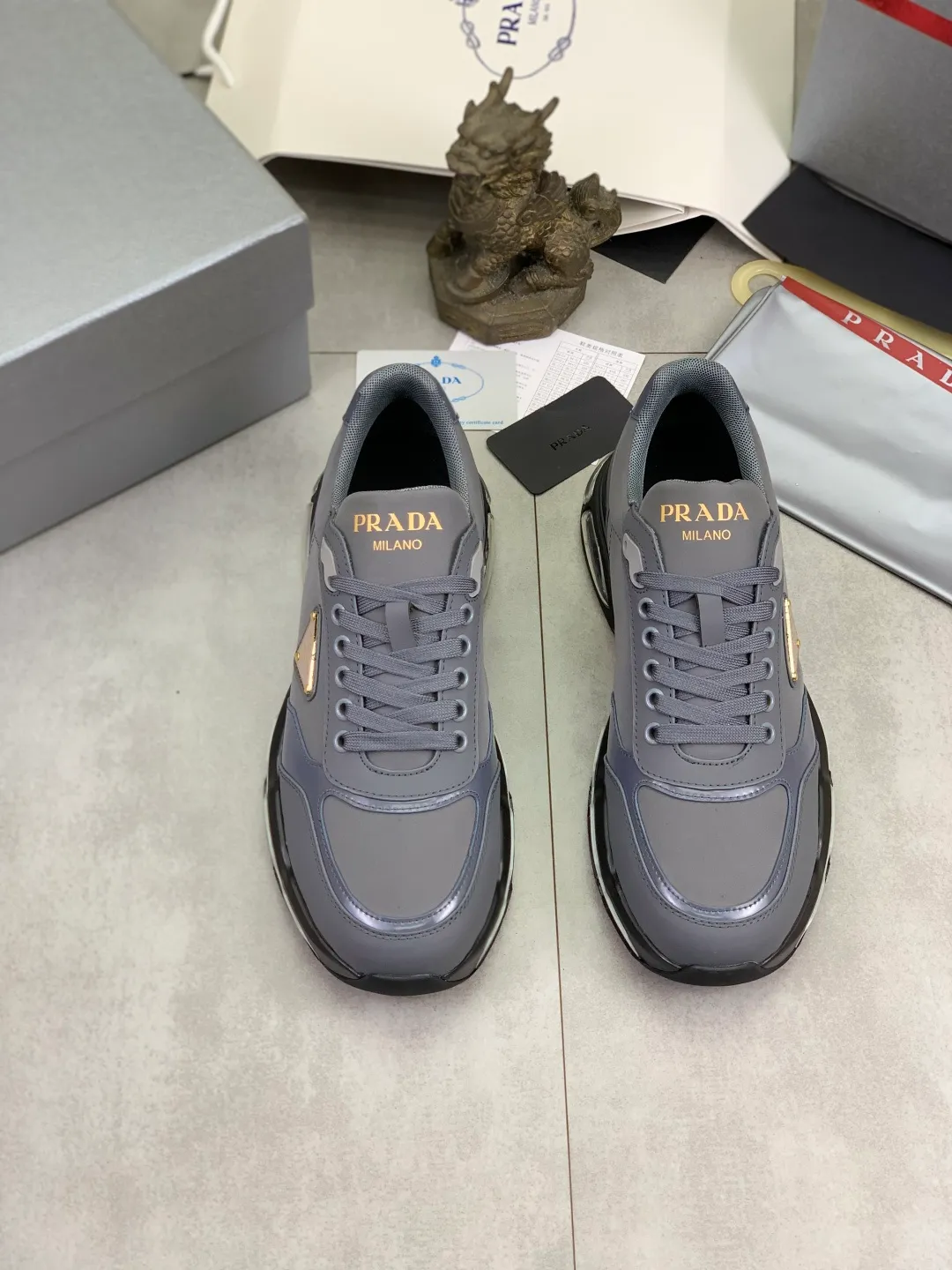 Men's men's shoes 💰pP640 💰[New model] The top version is now available on the official website, 🆘 The air-cushion shock-absorbing thick-soled trendy brand (Prada) is the main popular model, the avant-garde and versatile fashionable men's shoes are privately modeled, and the cowhide surface is spliced 1:1.. The fashion is simple, the original imported cowhide feet; the atmosphere, personality, more fashionable, eye-catching, and pursuit of class, it will subvert the old idea, and be with you to spend time with fashion trendsetters! Must keep for yourself ! Tall and comfortable, large and low, high-end quality workmanship. Size: 38-45; 3️⃣colors available.